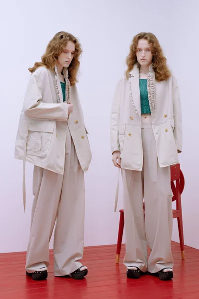 Look 10